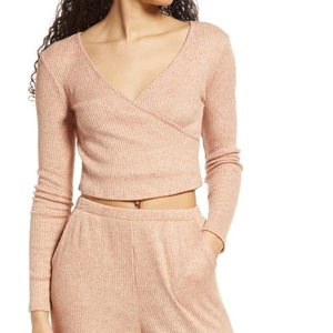 All In Favor Pink Crop Sweater Size‎ S